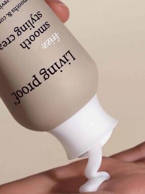 Living Proof Frizz Smooth Styling Cream - Gray
